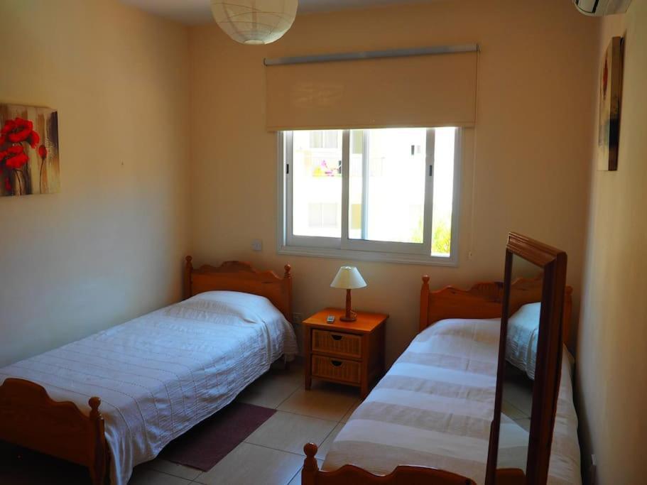 A Stone'S Throw From Everything Paphos Exterior foto